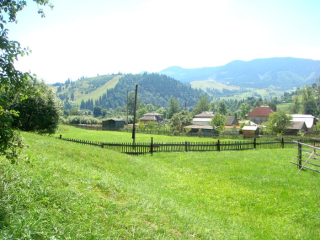 Продается 20 соток земли в с.Яблониця . 9 км от знаменитой Буковели